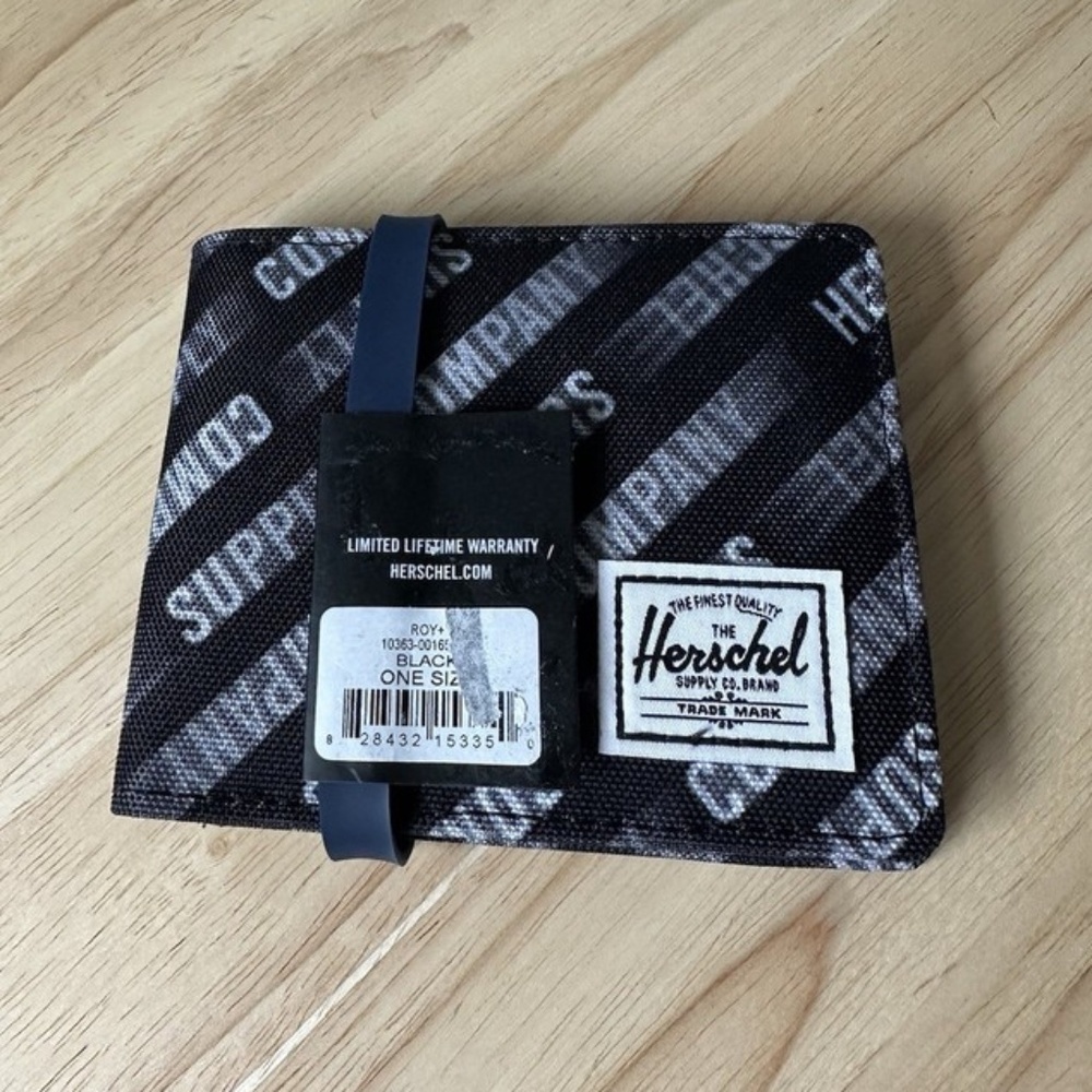 Herschel Black/White Roy Logo RFID Wallet 6 CARDS NWT
